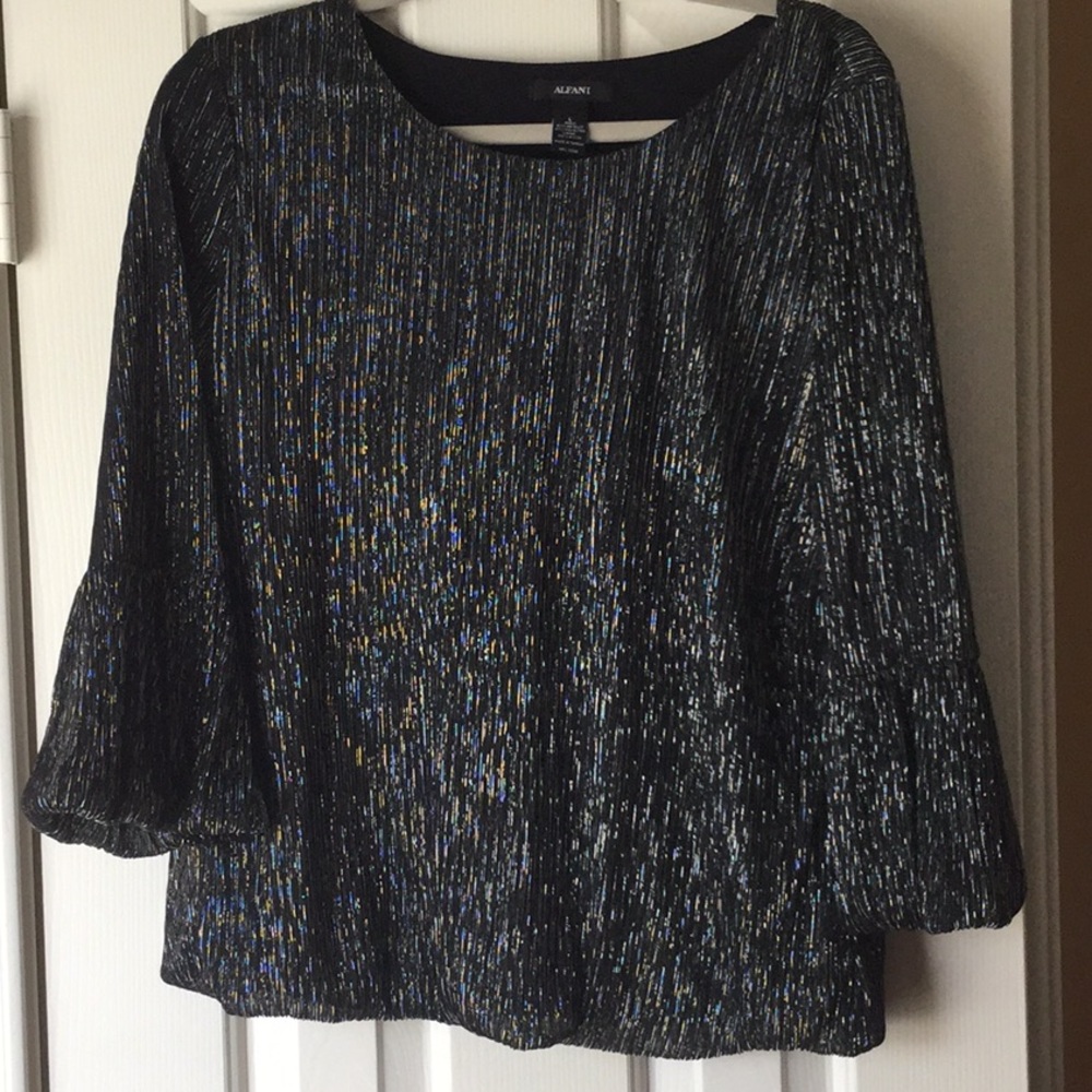 Alfani Silver and Black Bubble sleeve top